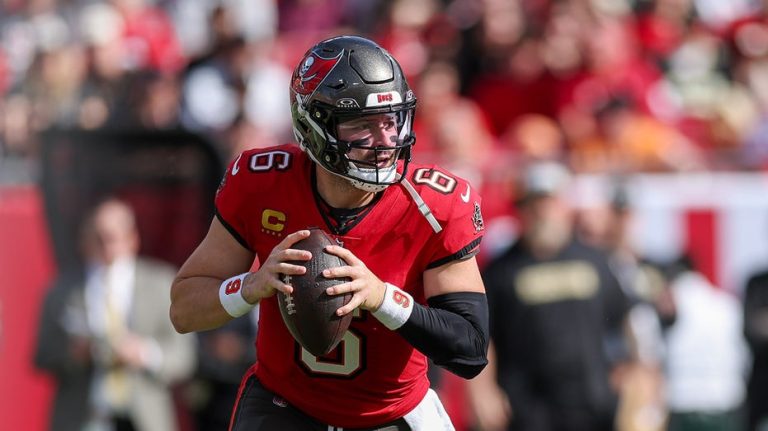 Baker Mayfield leads Bucs to 4th quarter comeback over Saints to win NFC South title