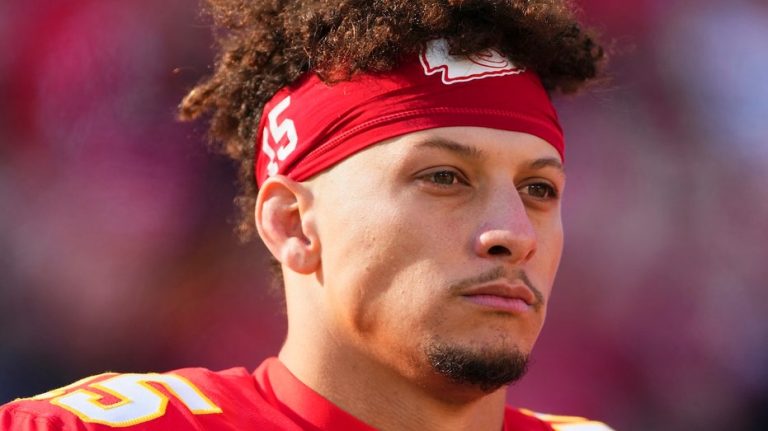 Patrick Mahomes’ grandfather in hospice just days before Chiefs’ AFC title game vs. Bills, his mother says