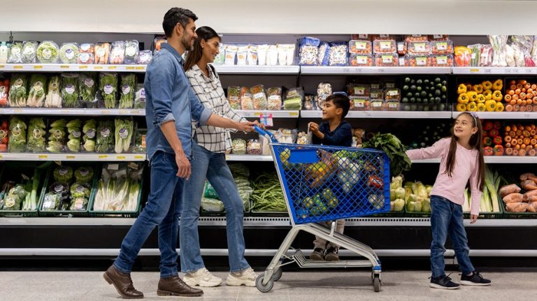 Finding healthy food at grocery store by doing this is ‘outdated,’ say diet experts