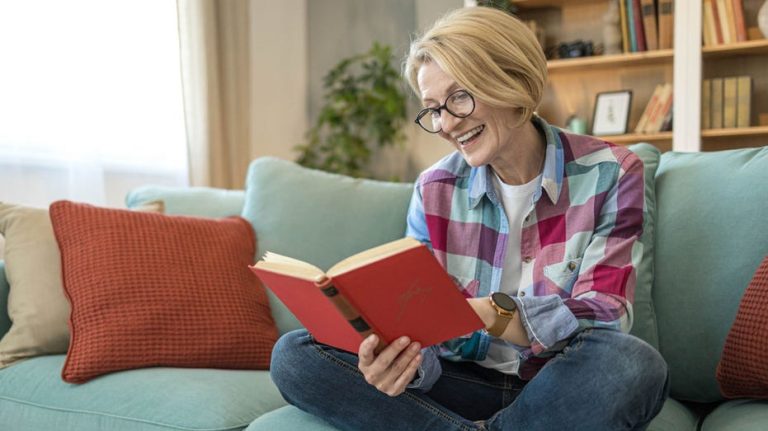 Warding off dementia means more reading, praying and listening to music: study